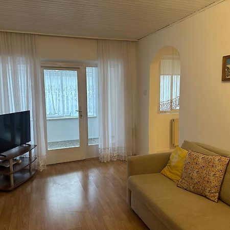 Cheap Outlet Center Apartment With Pool Parndorf Exterior foto