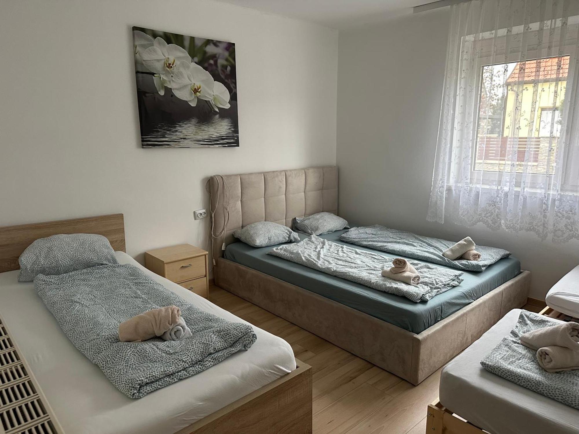 Cheap Outlet Center Apartment With Pool Parndorf Exterior foto