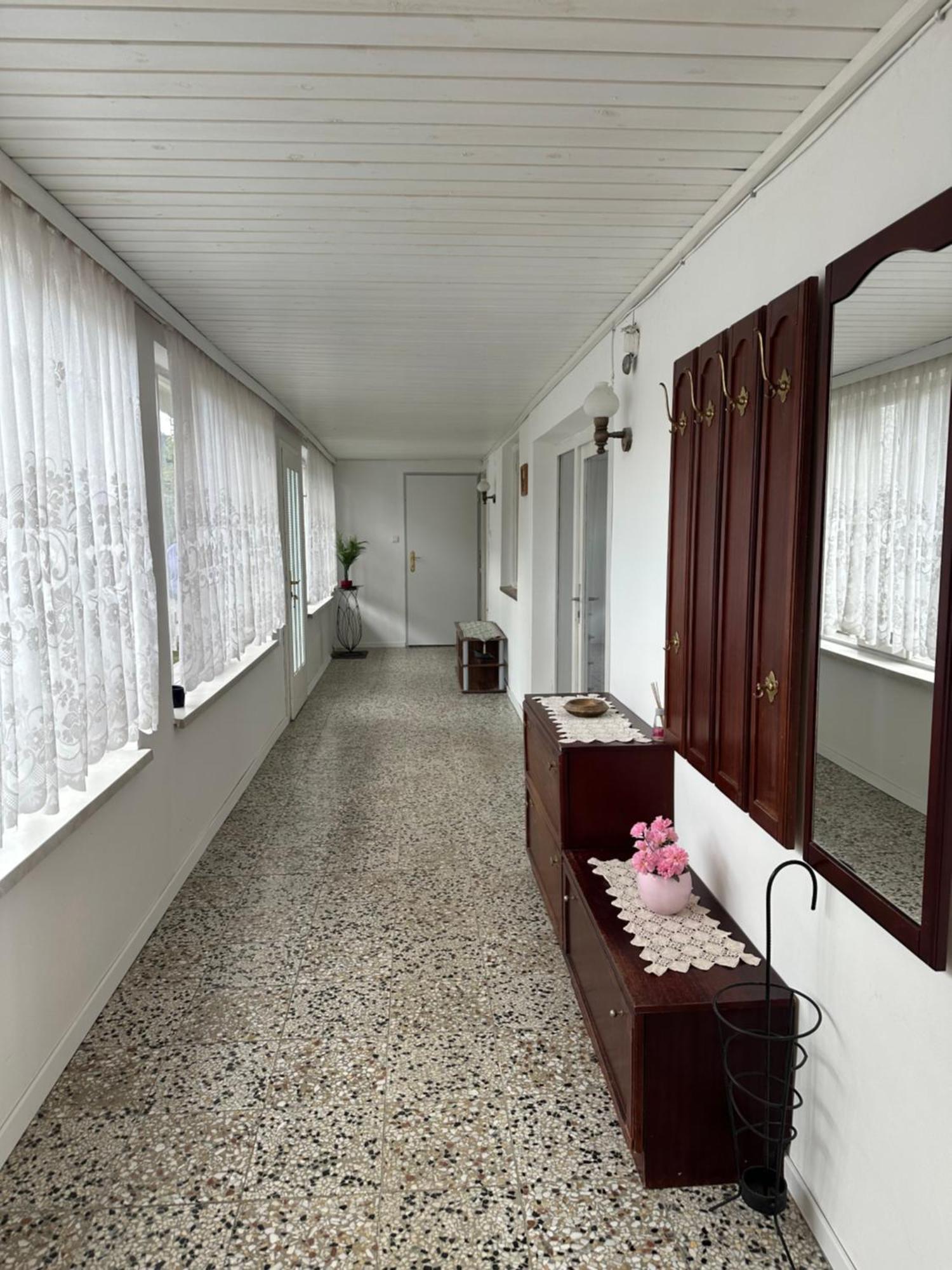 Cheap Outlet Center Apartment With Pool Parndorf Exterior foto