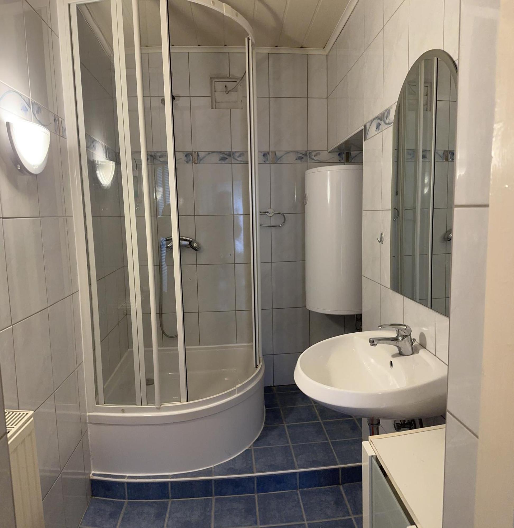 Cheap Outlet Center Apartment With Pool Parndorf Exterior foto